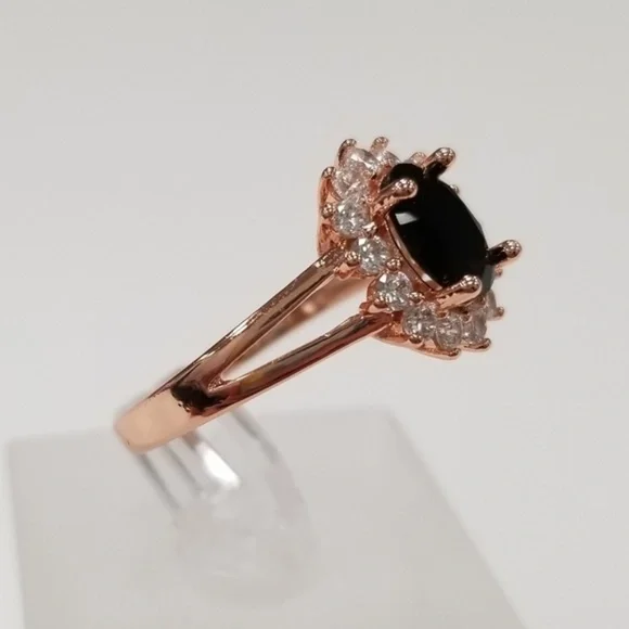 18k Rose Gold With Black Spinel Ring - Picture 2 of 8